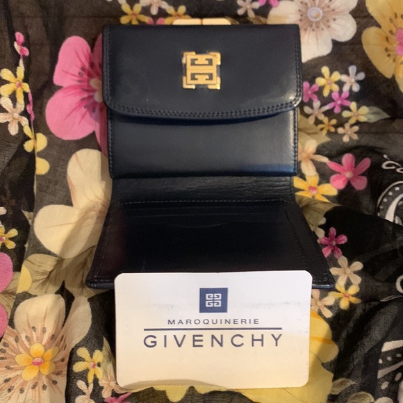 Givency Wallet - Picture 6 of 13